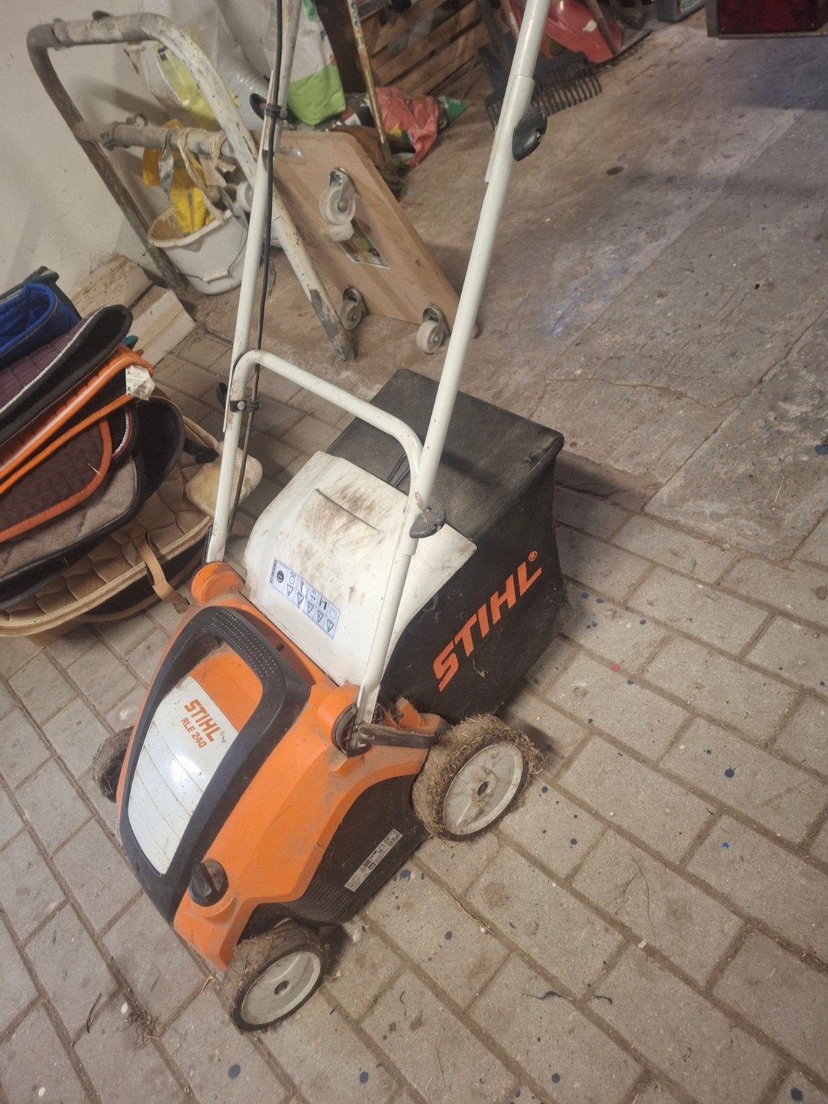 Stihl RLE 240 elektrische verticuteermachine, Ophalen, Gebruikt, Elektrische grasmaaier, Stihl