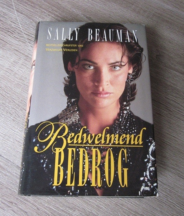 bedwelmend bedrog sally beauman roman panter gini rowland en, Ophalen of Verzenden, Gelezen, Sally Beauman