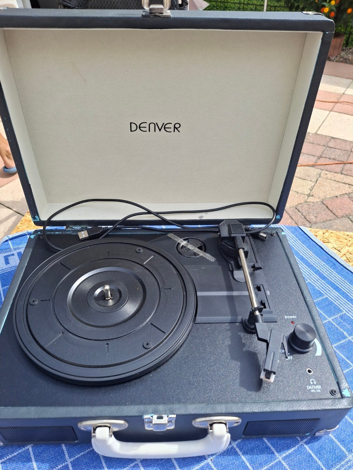 Denver VPL-120 Platenspeler - Draagbaar en Compact, Ophalen of Verzenden, Zo goed als nieuw, Platenspeler, Overige merken