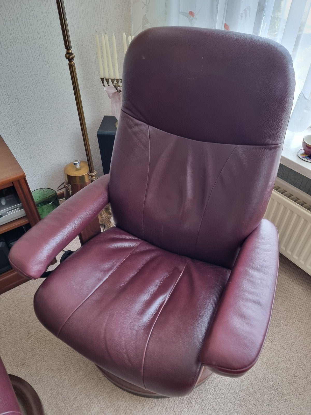 Lederen Draai Fauteuil met Poef - Zithoogte aanpasbaar, Ophalen, Modern, Comfortabel, Gebruikt, 75 tot 100 cm