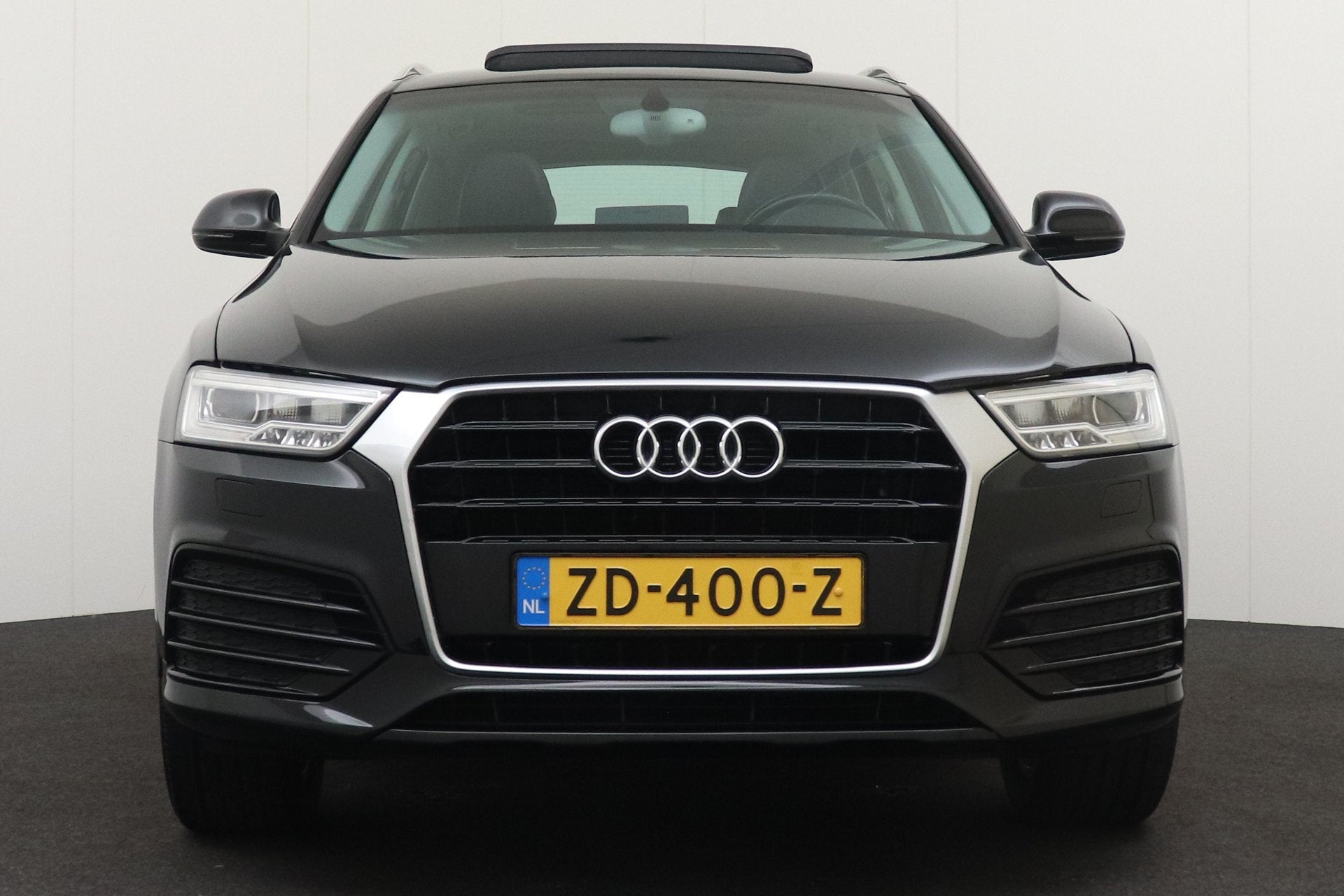 Audi Q3 1.4 150 Aut. TFSI S-Line Pano-dak Xenon Leder-Sports, Auto's, Audi, Dealer onderhouden, 4 cilinders, 150 pk, Zwart