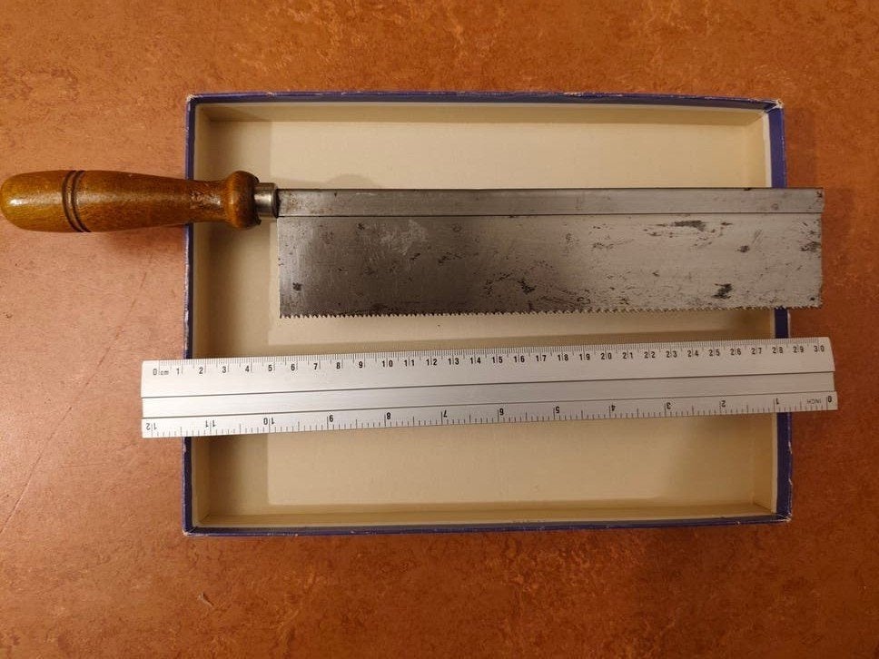 Vintage Toffelzaagje / Kapzaag met Houten Handvat, Verzenden