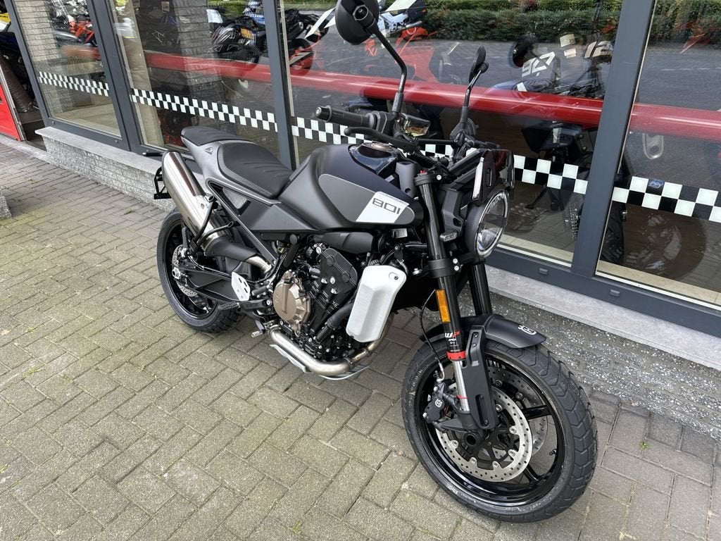 HUSQVARNA SVARTPILEN 801 2025, Motoren, Nieuw, Bedrijf, Naked bike