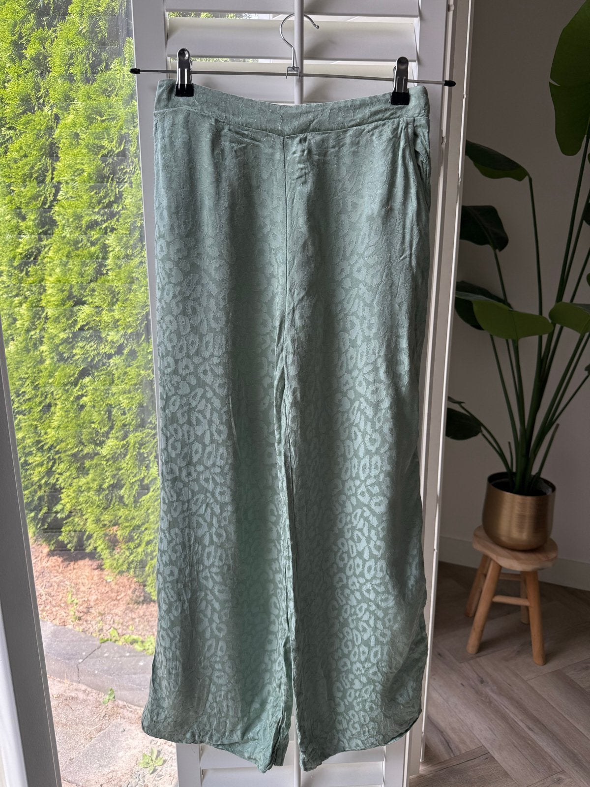 ALIX Groene Broek met Luipaardprint - Maat S, Ophalen of Verzenden, Zo goed als nieuw, Maat 36 (S), Lang