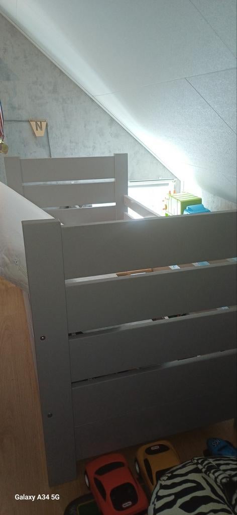 Kleuterbed, Kinderen en Baby's, Kinderkamer | Bedden, Zo goed als nieuw, 140 tot 160 cm, 85 tot 100 cm, Lattenbodem, Matras, Ophalen of Verzenden
