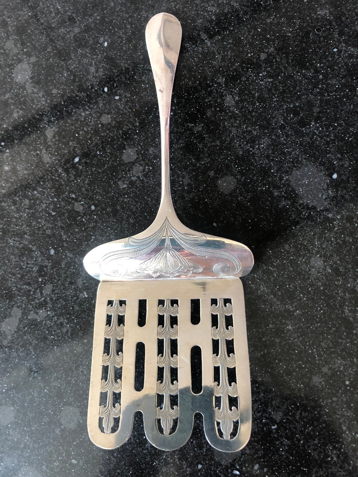 Zilver/verzilverde pasteischep gebakschep Haags lofje, Ophalen of Verzenden, Zilver