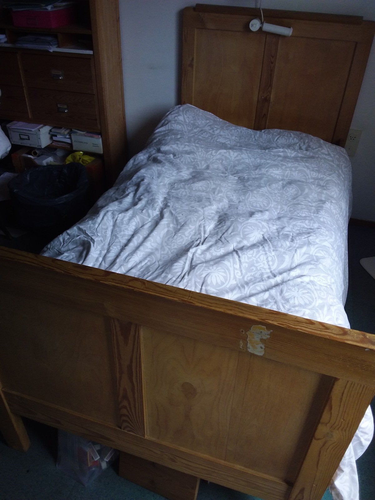 Houten bed, Ophalen