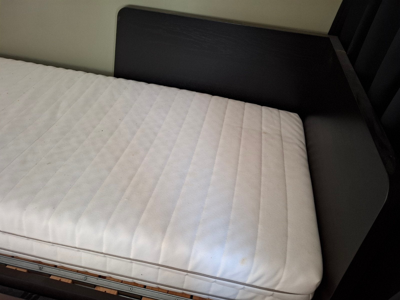 IKEA FLEKKE Bedbank met 2 lades en 2 matrassen, Wit, Tweepersoons, Ophalen of Verzenden, Zo goed als nieuw