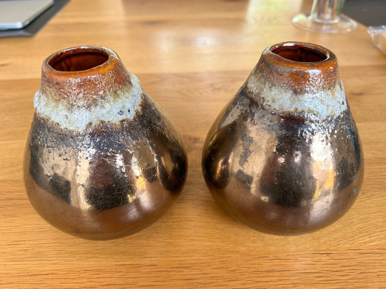 Set van 2 druppelvormige keramische vaasjes, parelmoer., Ophalen of Verzenden