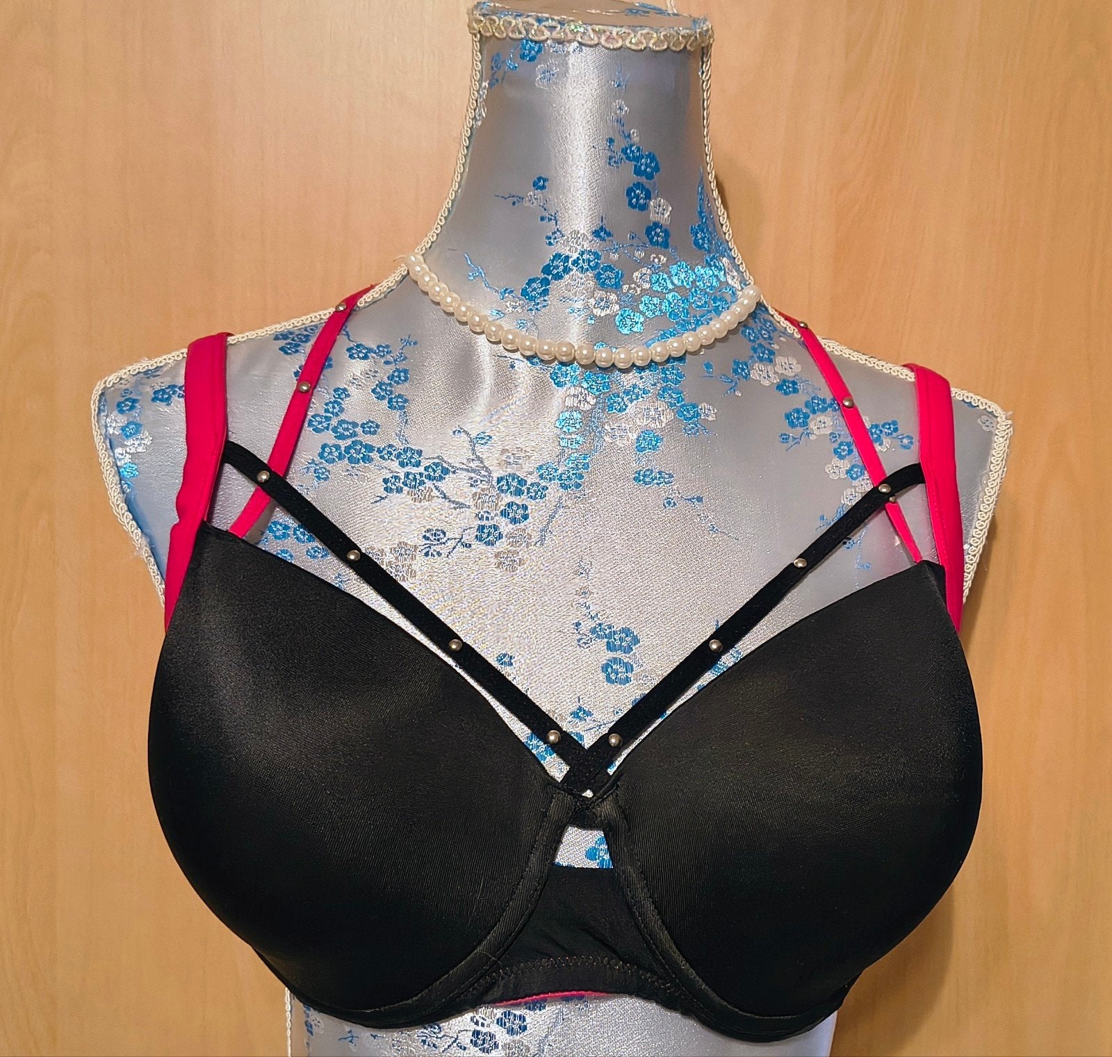 Sapph BH Zwart/Roze met Studs - Maat 85E, Sapph, Ophalen of Verzenden, Zwart, BH