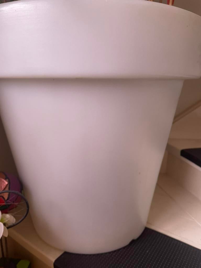 Verlichtende plantenbak voor buiten doorsnee 65 hoog 60 cm., Ophalen, Kunststof, Rond, Zo goed als nieuw