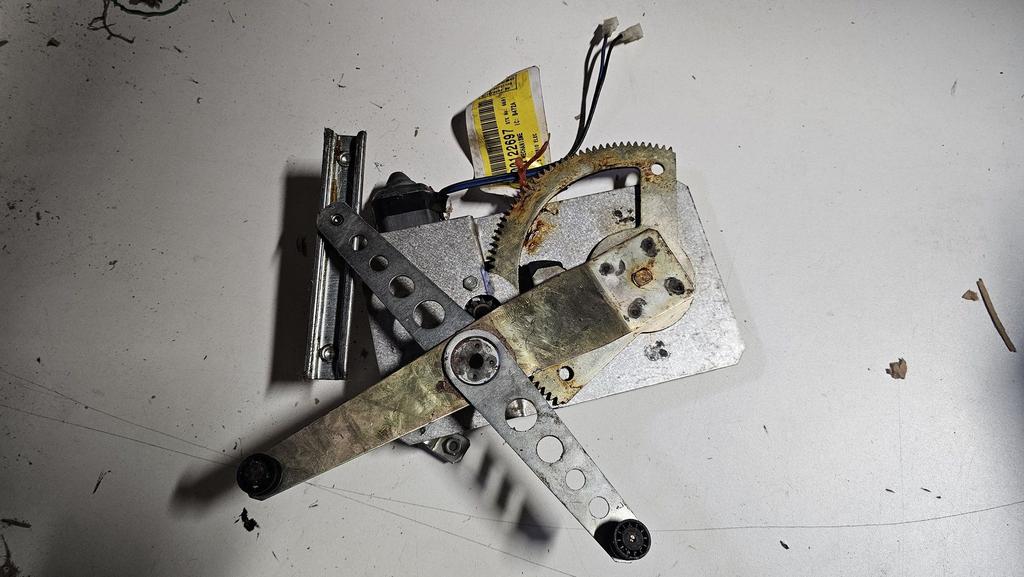 Raammotor mechaniek  links of rechts achter Volkswagen Golf, Auto-onderdelen, Ruiten en Toebehoren, Gebruikt, -, Volkswagen, Ophalen of Verzenden