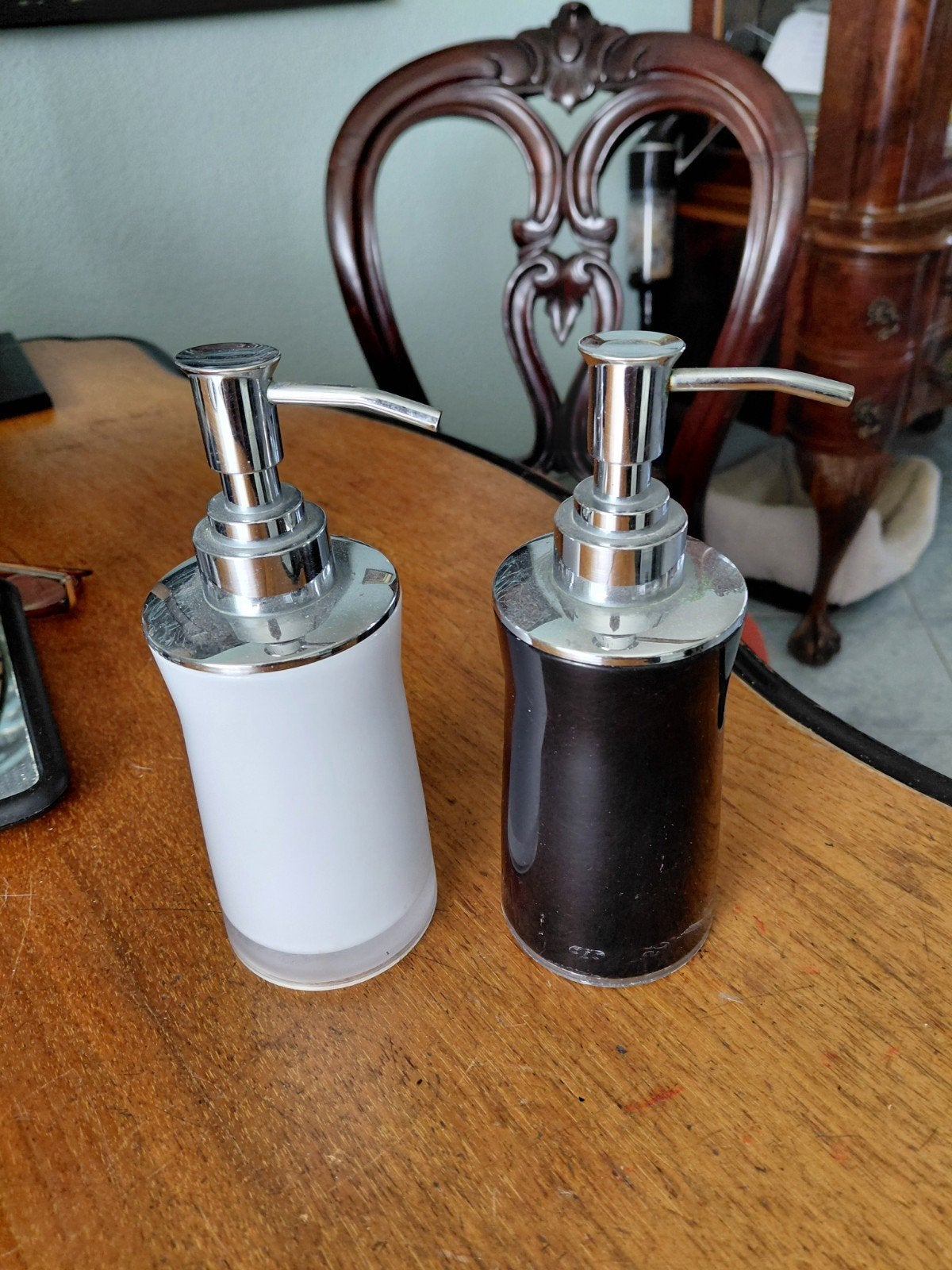 Set van 2 Spirella Zeepdispensers - Zwart en Wit, Ophalen of Verzenden, Zo goed als nieuw, Wit, Overige typen