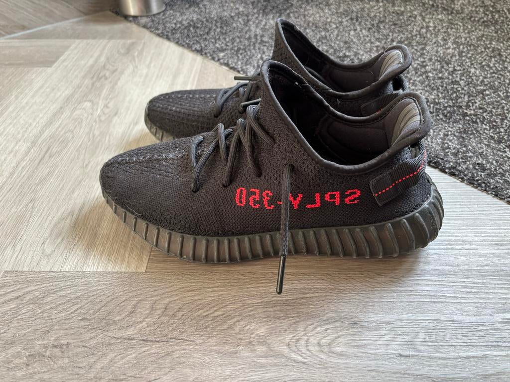 Yeezy 350 maat 42 Z.G.A.N., Zwart, Ophalen of Verzenden, Sneakers of Gympen, Zo goed als nieuw