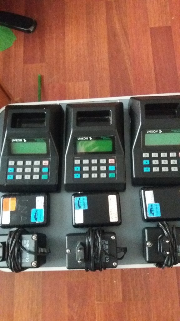 Klok Unikon en diverse spullen Unokon ., Meerdere dieren, Postduif