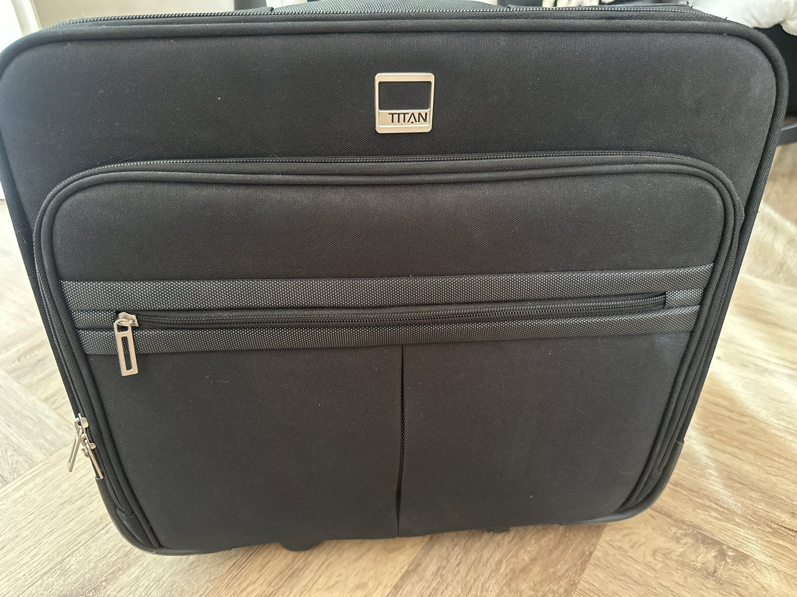 Titan Handbagage Koffer - Zwart, Sieraden, Tassen en Uiterlijk, Gebruikt, 50 tot 60 cm, Ophalen of Verzenden, Zacht kunststof