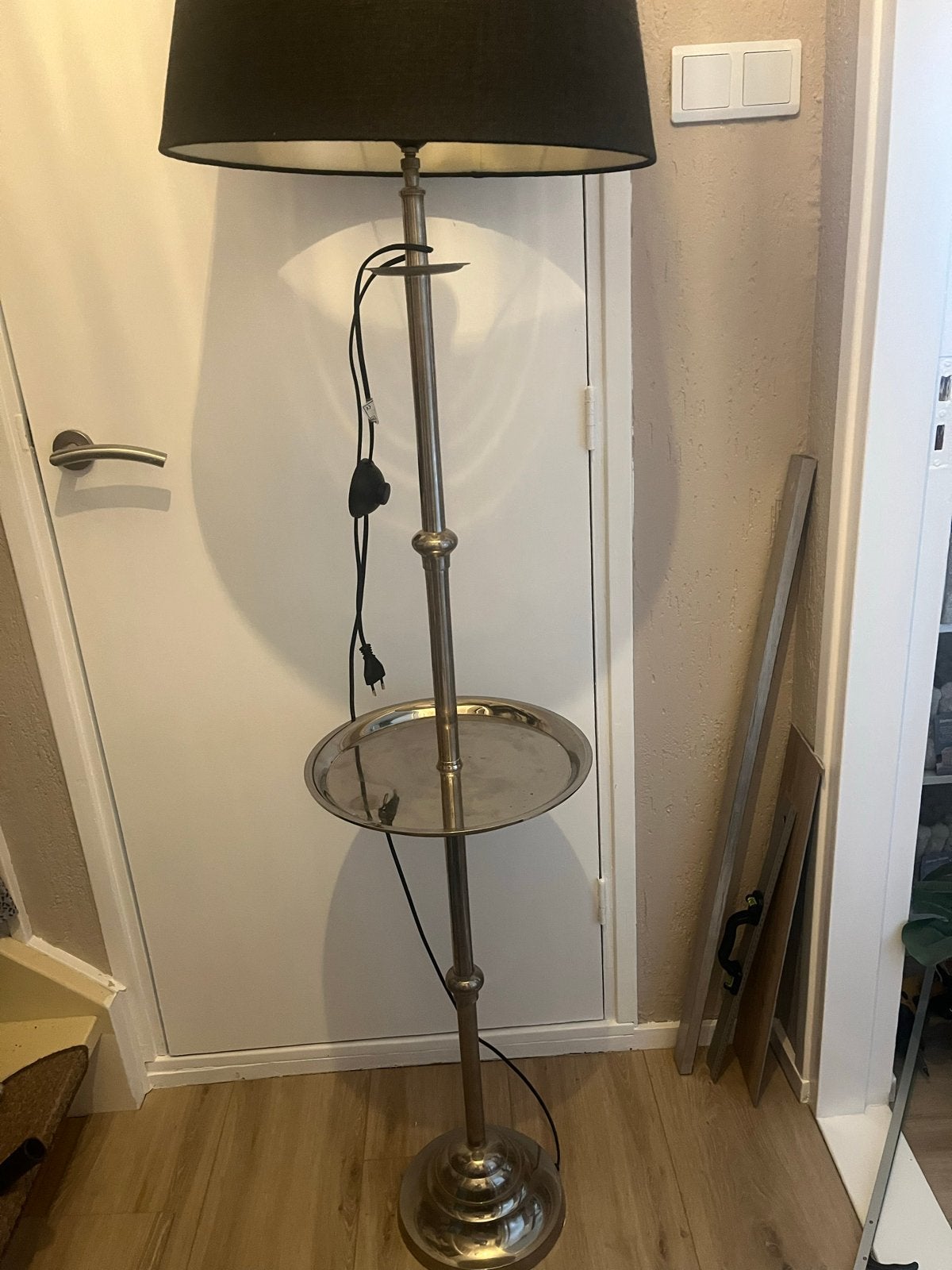 Stijlvolle vloerlamp met bijzettafel - Zilverkleurig, Ophalen of Verzenden, Gebruikt, Metaal, 150 tot 200 cm