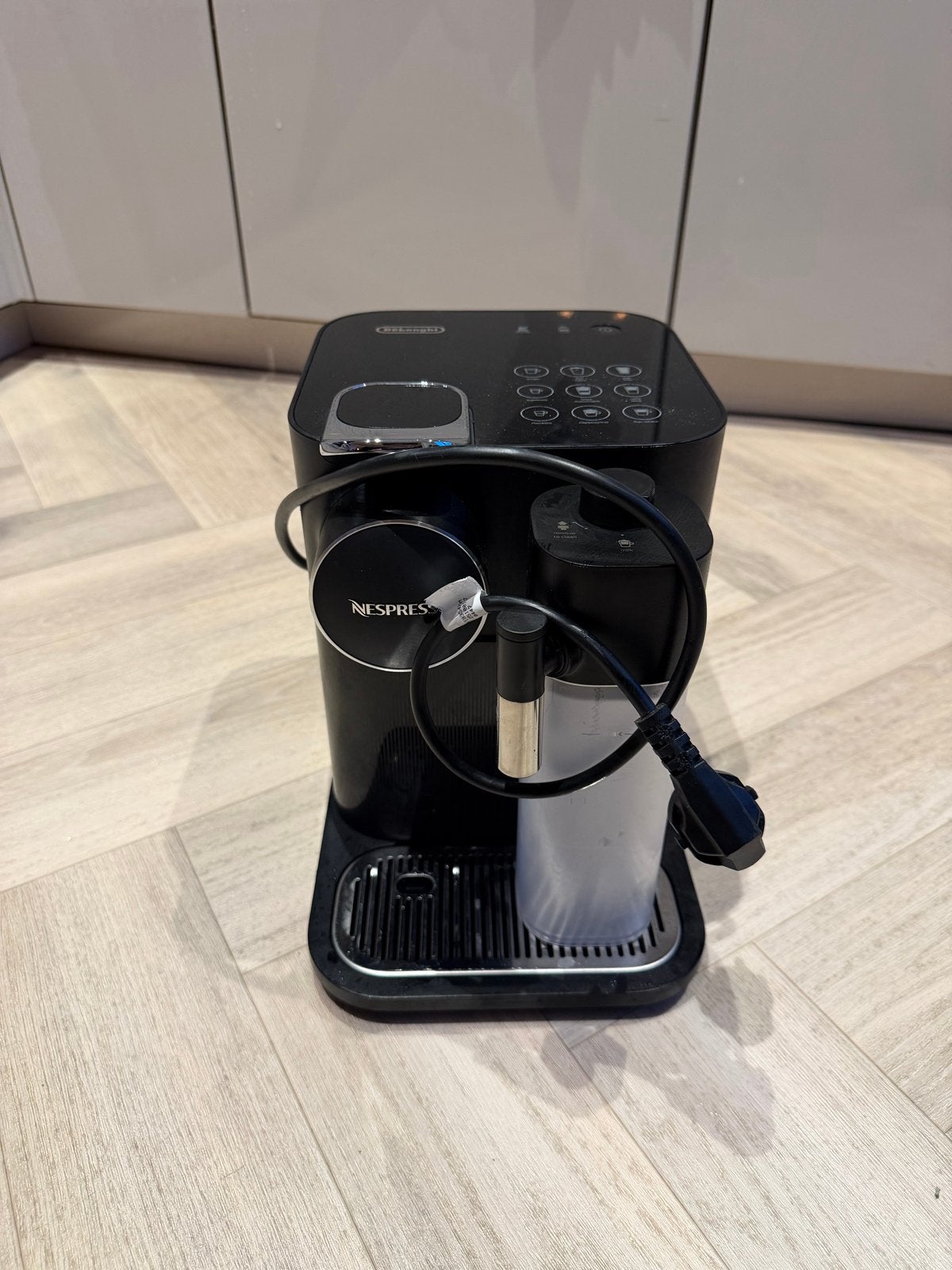 Koffiezetapperaat delonghi en 640b