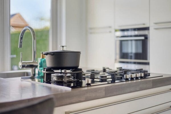✨ MODERNE DESIGN KEUKEN MET KOOKEILAND ✨, Huis en Inrichting, Keuken | Complete keukens, Wit, Dubbelwandige keuken, Ophalen of Verzenden