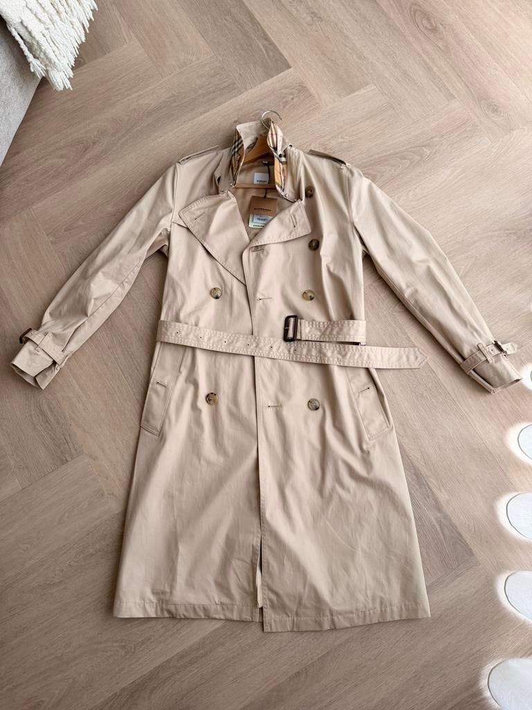 Burberry Britton trenchcoat “Soft Fawn” maat 44 (EU) Nieuw, Ophalen of Verzenden, Nieuw, Maat 42/44 (L), Beige
