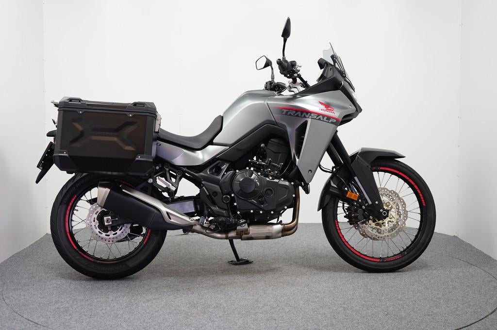 Honda XL 750 TRANSALP (bj 2023), Bedrijf, Meer dan 35 kW, Toermotor, Traction Control