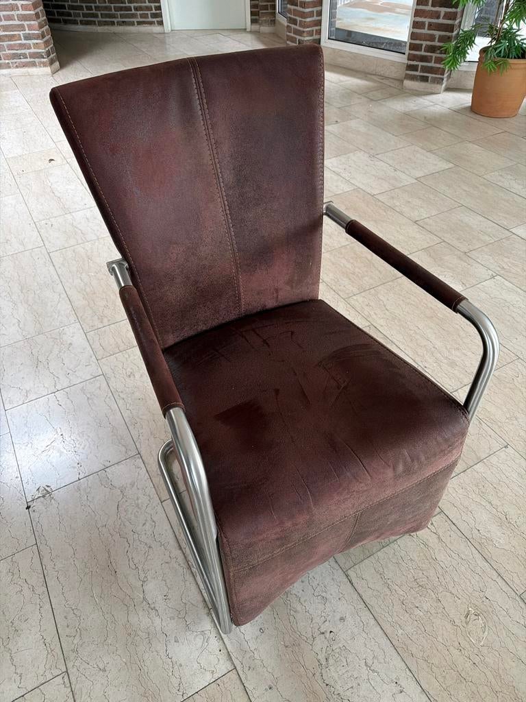 4 nette bruine leren stoelen met RVS armleuningen, Ophalen, Bruin, Leer, Zo goed als nieuw