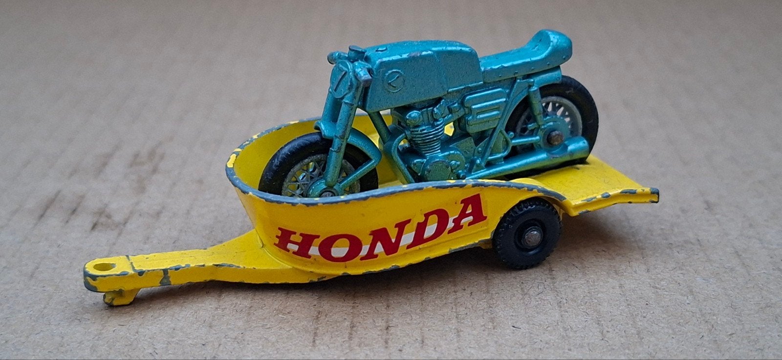 Matchbox Honda No 38 met trailer - Blauw BIEDEN, Hobby en Vrije tijd, Ophalen of Verzenden, Gebruikt
