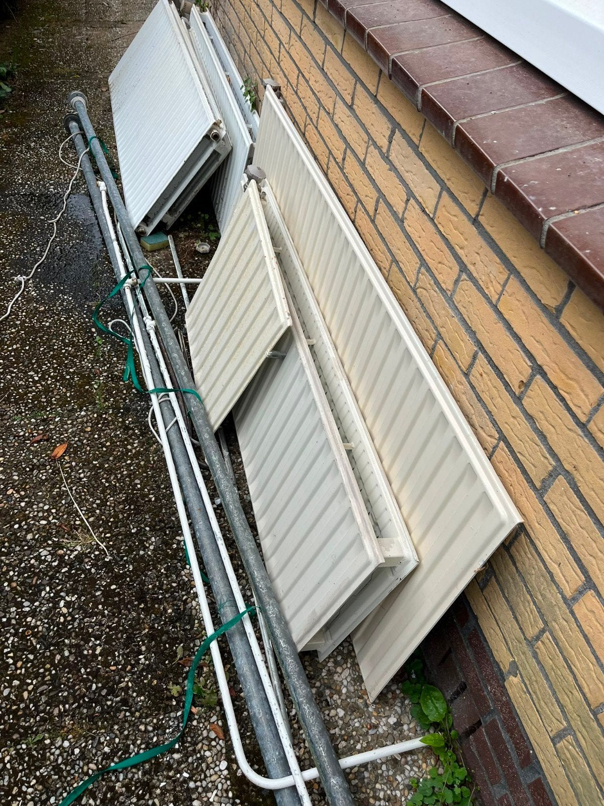 Oud ijzer: 6 radiatoren en buizen van zonwering, 30 tot 80 cm, Gebruikt, Radiator, 150 cm of meer