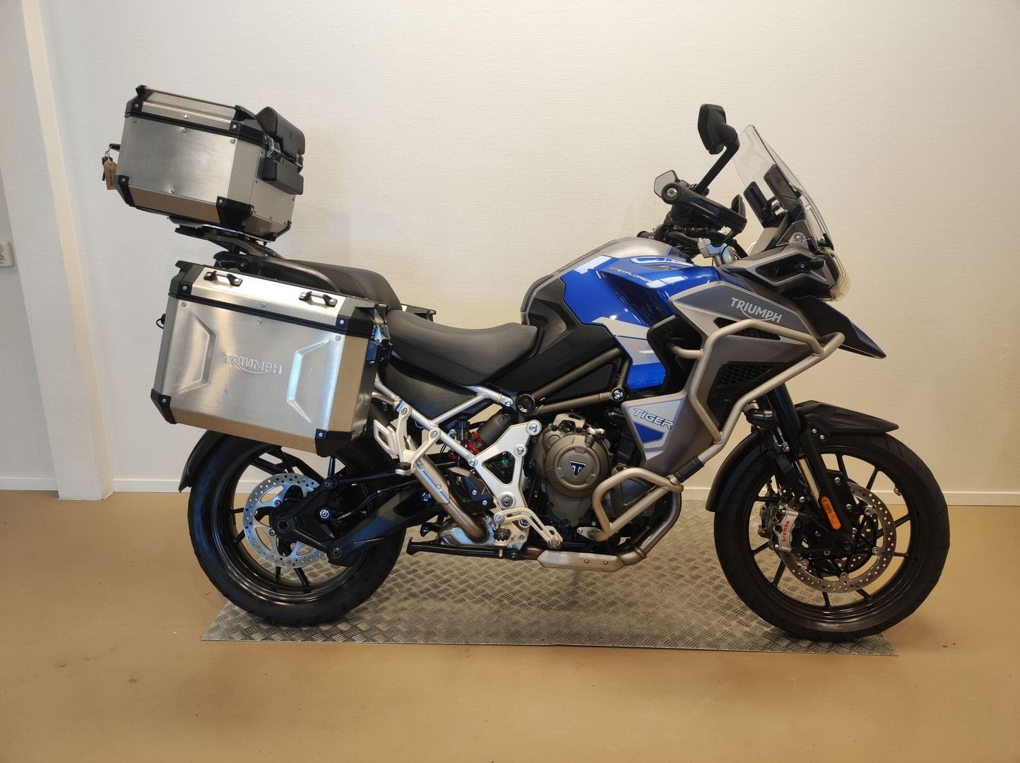 TRIUMPH TIGER 1200 GT EXPLORER (bj 2023) 60,330 km, Motoren, Motoren | Triumph, Bedrijf, Overig, 3 cilinders