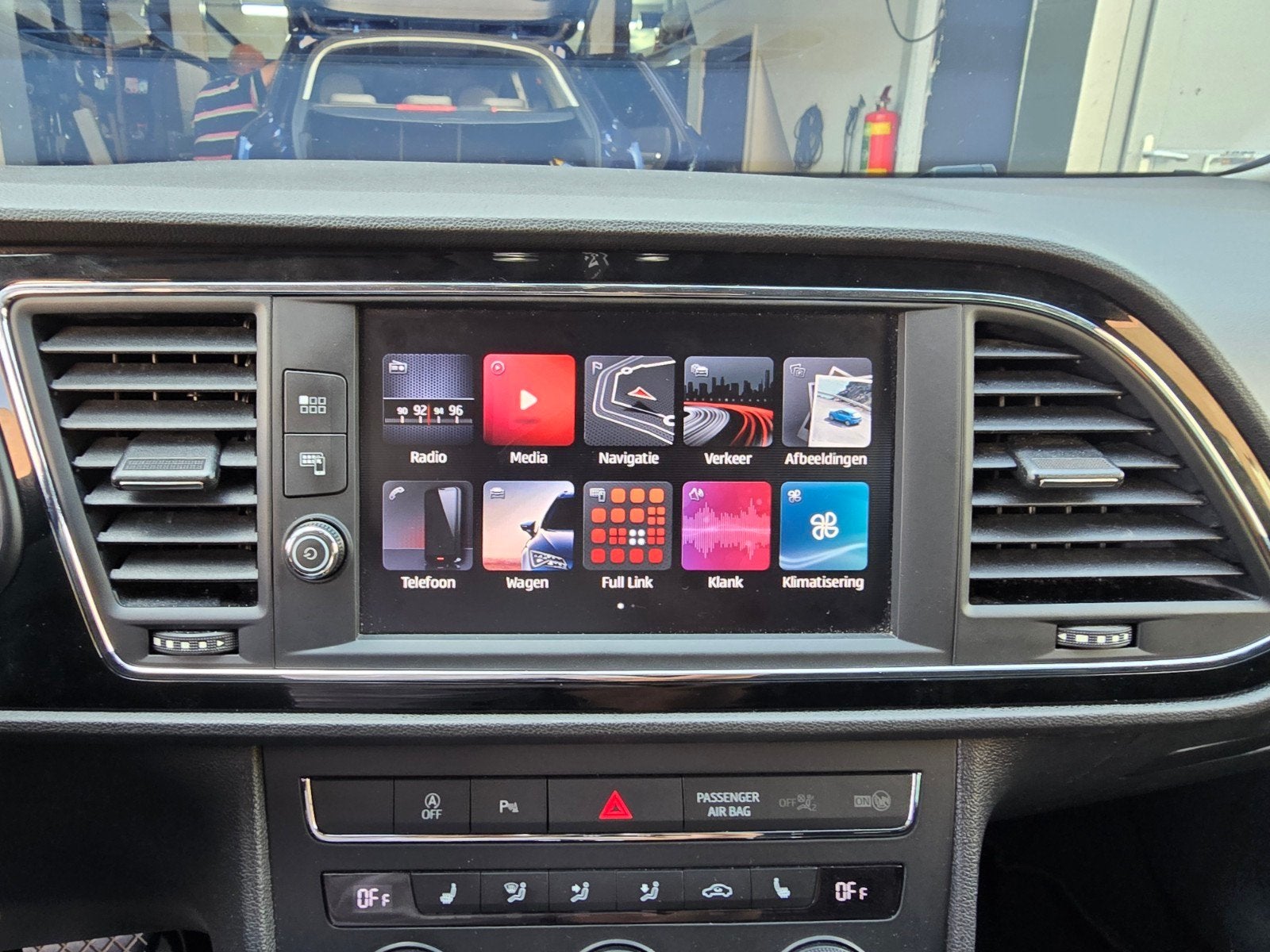 mib2 seat leon 8 inch, Auto diversen, Autoradio's, Ophalen of Verzenden