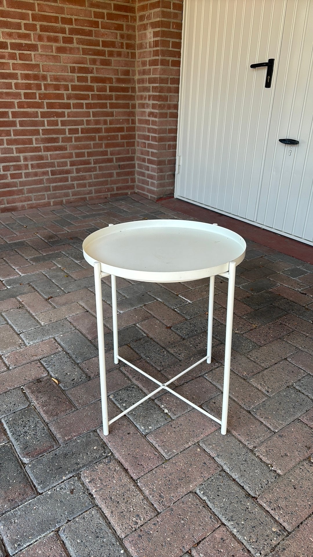 Ikea bijzettafel gladom wit, Huis en Inrichting, Minder dan 55 cm, Rond, Zo goed als nieuw, Ophalen
