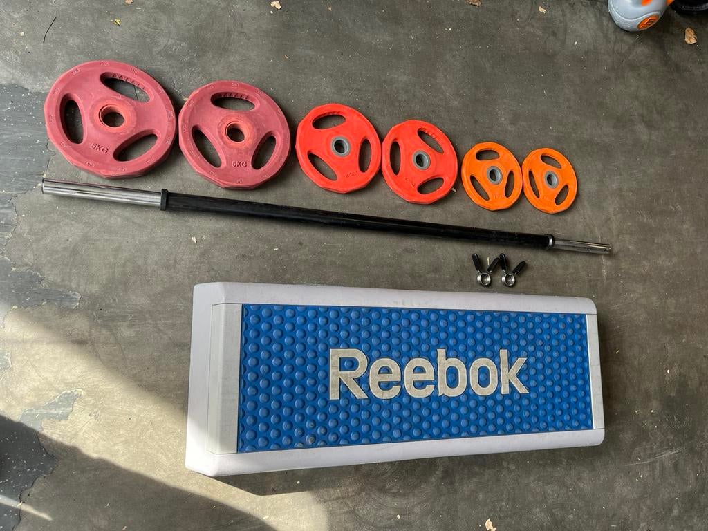 Reebok step en halter stang met gewichten, Sport en Fitness, Fitnessmaterialen, Gebruikt, Ophalen of Verzenden, Bodypump set, Reebok