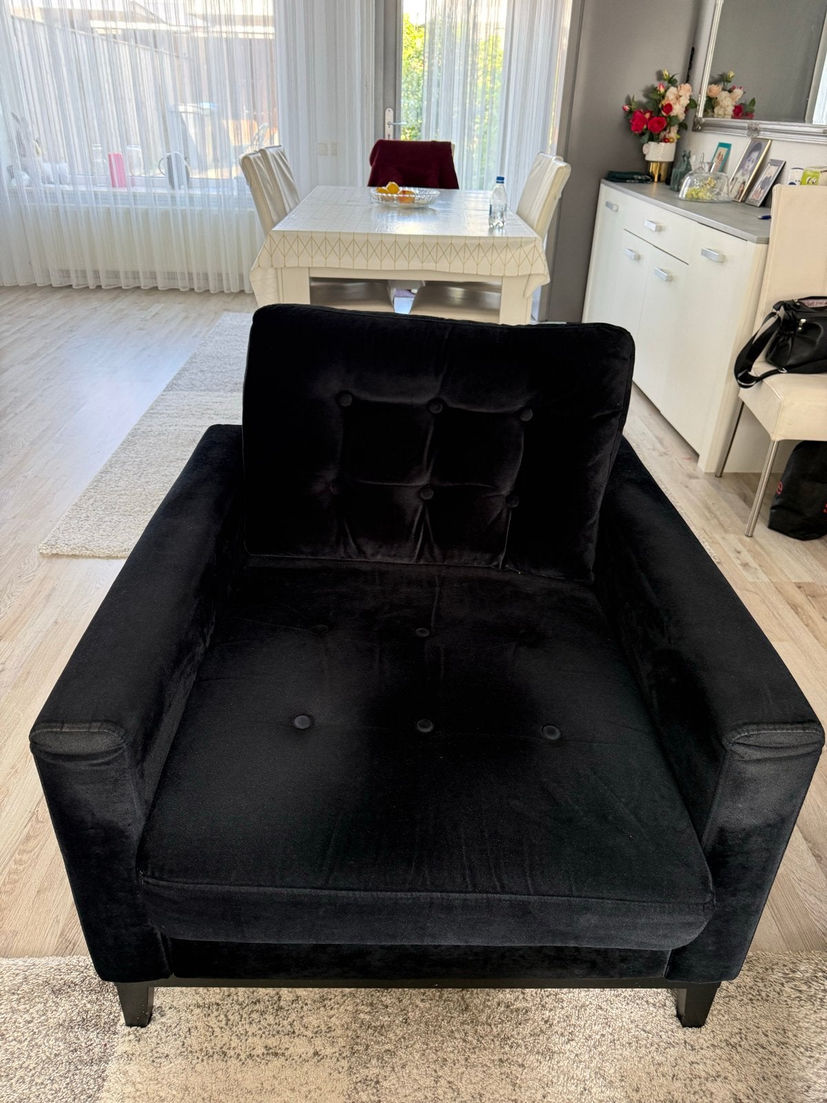 Comfortabele zwarte fauteuil, Huis en Inrichting, Ophalen of Verzenden, Zo goed als nieuw, Stof, 75 tot 100 cm