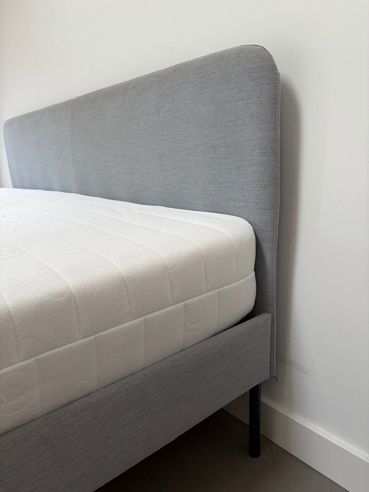 IKEA SLATTUM Bedframe 160x200 cm (zonder matras), Huis en Inrichting, Slaapkamer | Bedden, Ophalen, Tweepersoons, Zo goed als nieuw