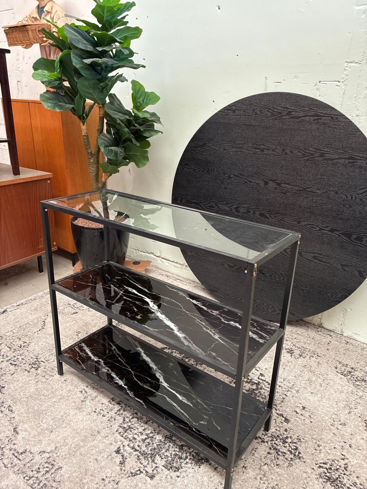 Stijlvolle Zwarte sidetable met Marmerlook en Glas, Geen, Ophalen of Verzenden, Zo goed als nieuw, Geen
