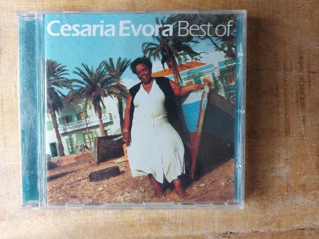 CD Cesaria Evora - Best Of, Ophalen of Verzenden, Zo goed als nieuw, Overige soorten