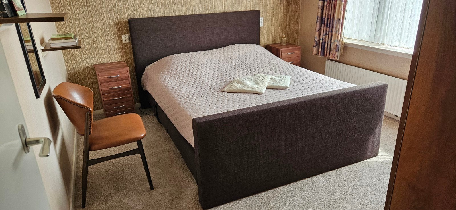 Tweepersoons boxspring elektrisch bedienbaar, Huis en Inrichting, Slaapkamer | Bedden, Ophalen, Bruin, Tweepersoons, 200 cm