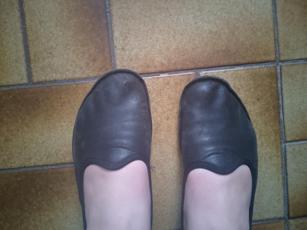 Zwarte leren instappers - barefoot - slipon Kangaroo mt 39, Ophalen, Zo goed als nieuw, Zwart, Instappers
