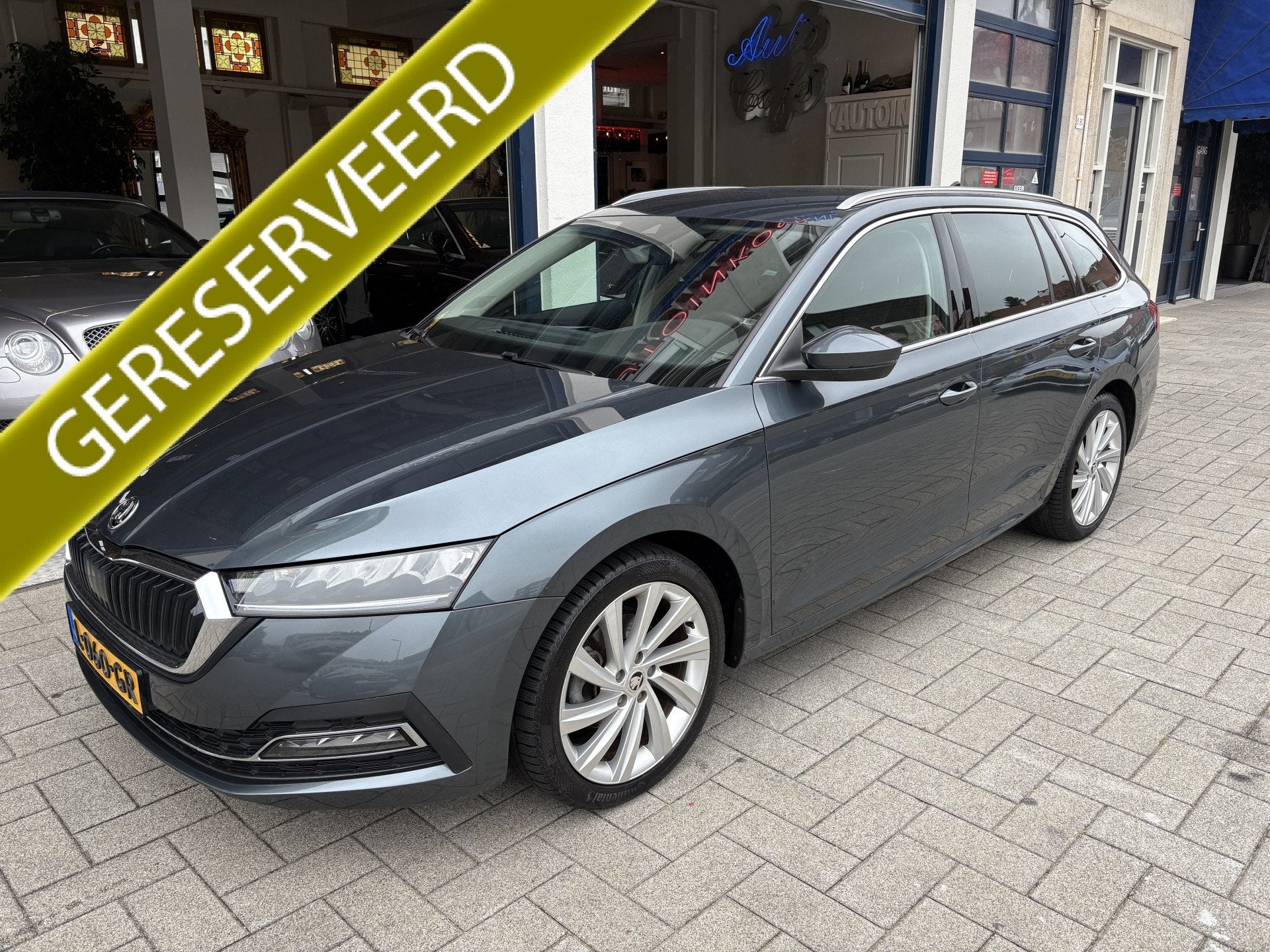 Skoda Octavia Combi 1.0 e-TSI Business Edition FULL OPTIONS/, Parkeersensor, Gebruikt, Euro 6, 23 km/l