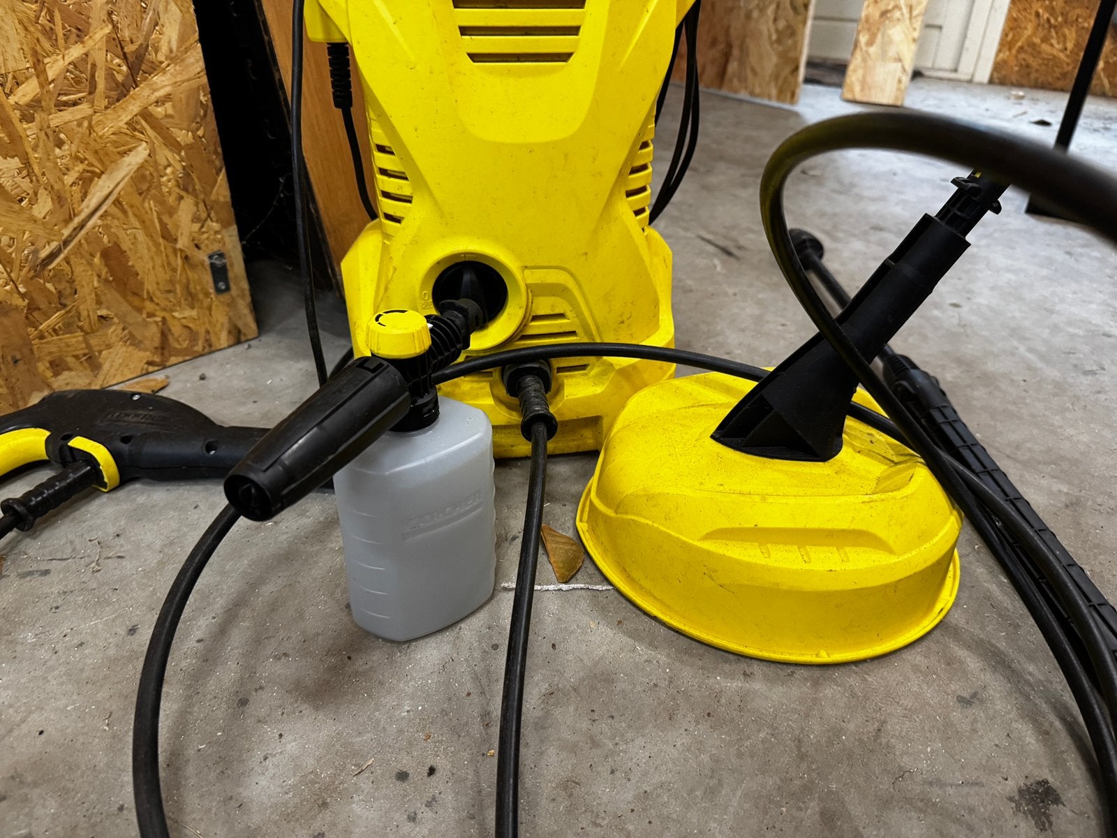 Karcher k2 met terrasreiniger en foam kanon, Ophalen, Gebruikt, Karcher K2, Met autostop en -start