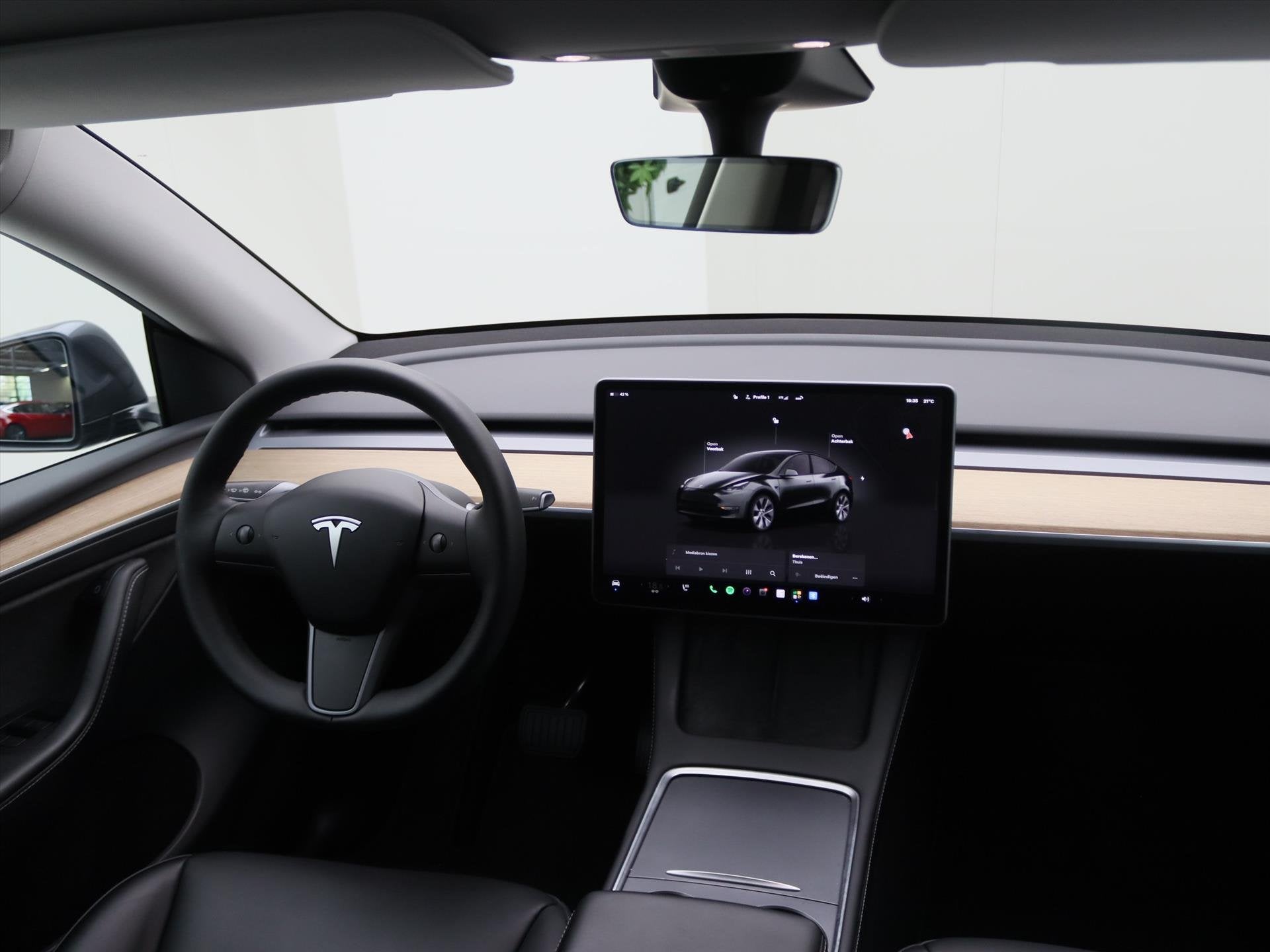 Foto 2 van Tesla Model Y Long Range AWD 75kWh 351pk AMD RYZEN 91.3 % So
