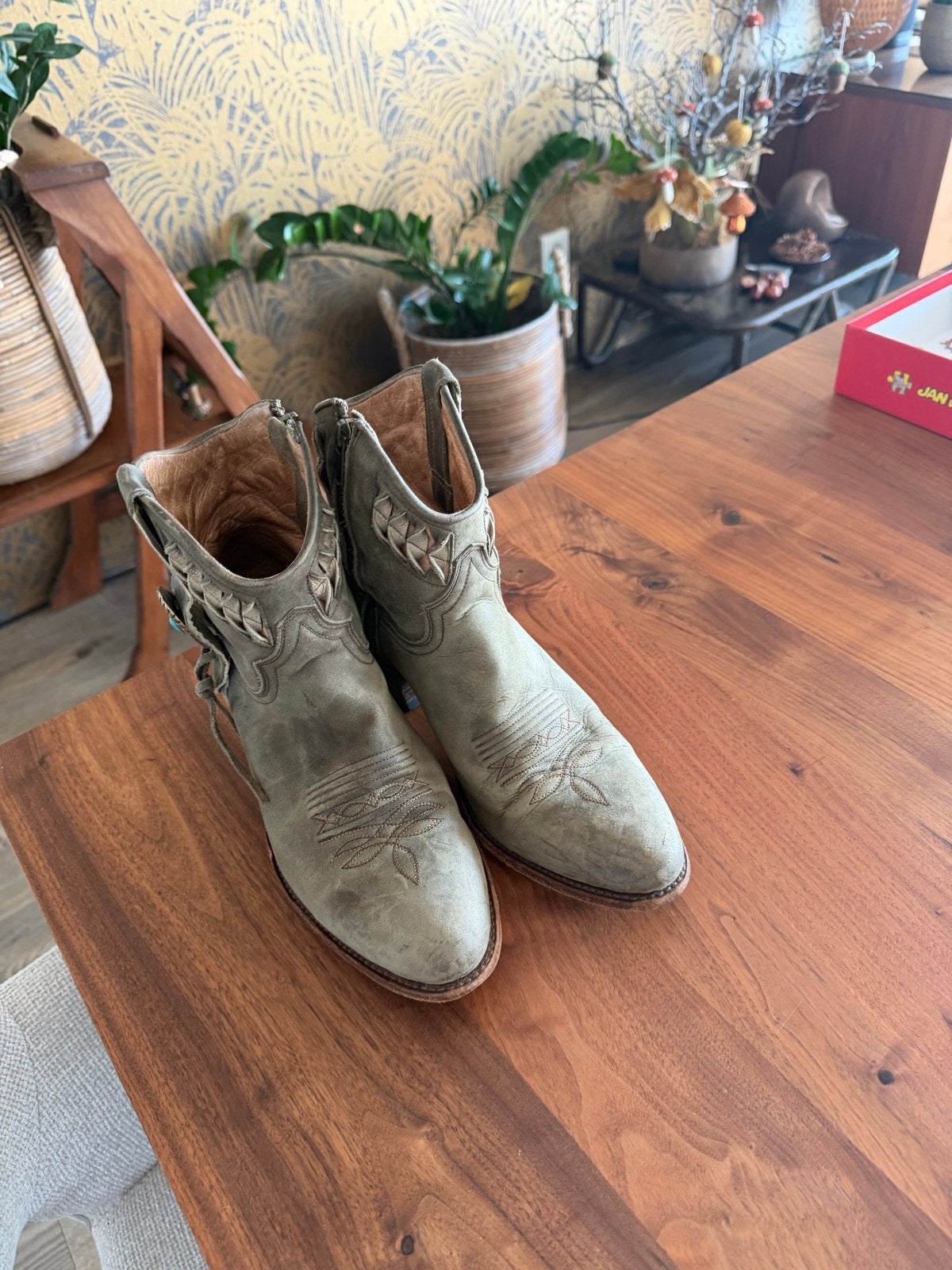 Sendra korte laarsjes maat 39 groen, Kleding | Dames, Lage of Enkellaarzen, Ophalen of Verzenden, Zo goed als nieuw, Groen