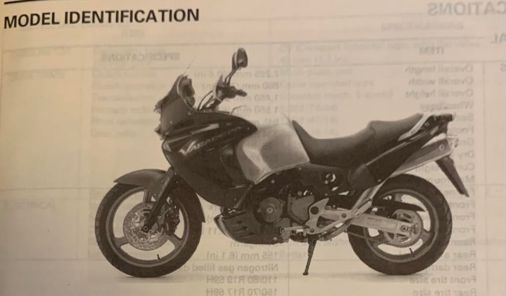 Honda varadero  xl 1000 Manuel, Motoren, Ophalen of Verzenden