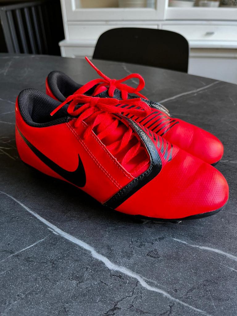 Nike voetbalschoenen met noppen, Maat XS of kleiner, Ophalen, Zo goed als nieuw, Schoenen
