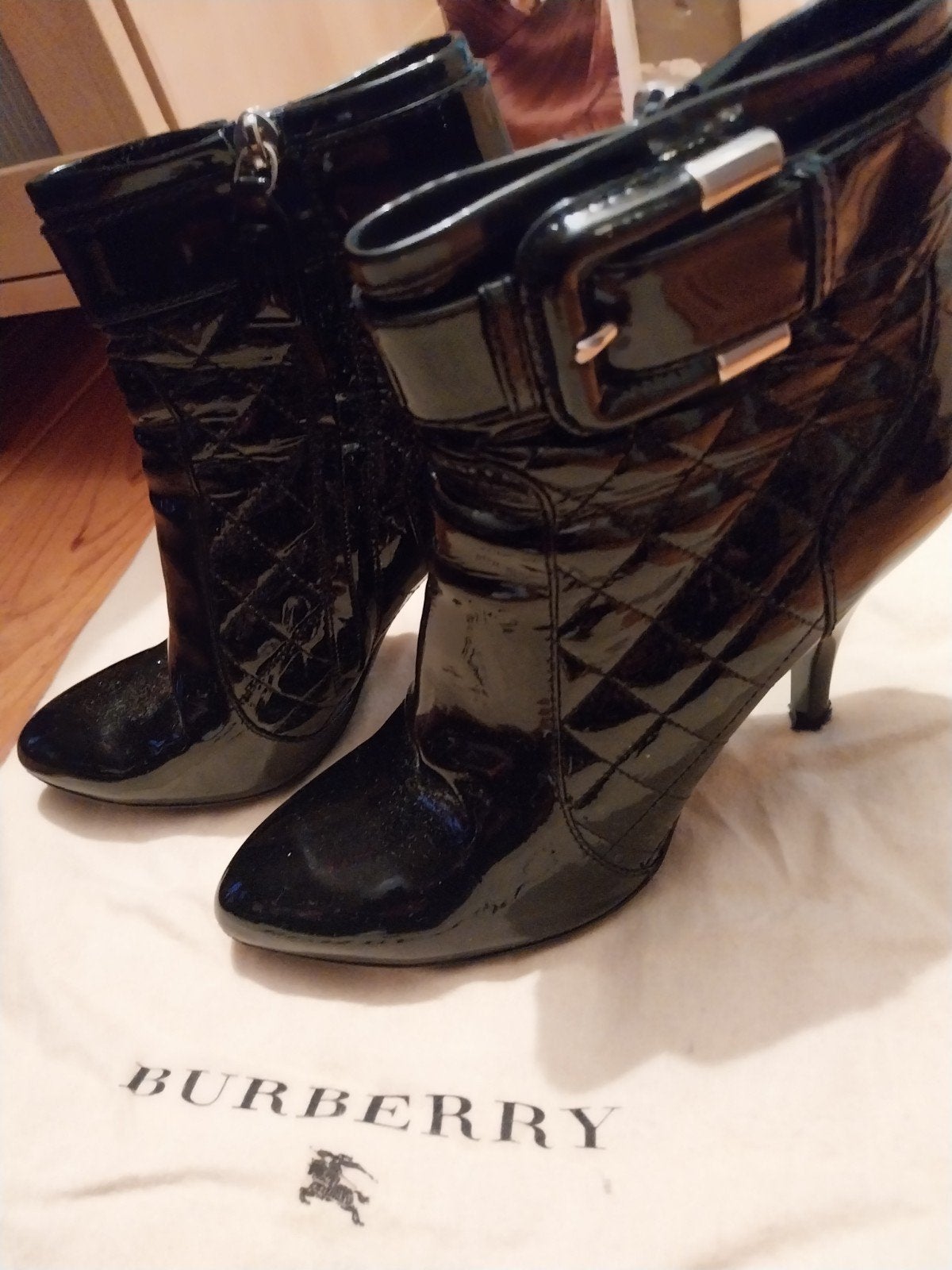 Burberry lakleren enkellaarzen met hak, Zwart, Lage of Enkellaarzen, Ophalen of Verzenden, Zo goed als nieuw