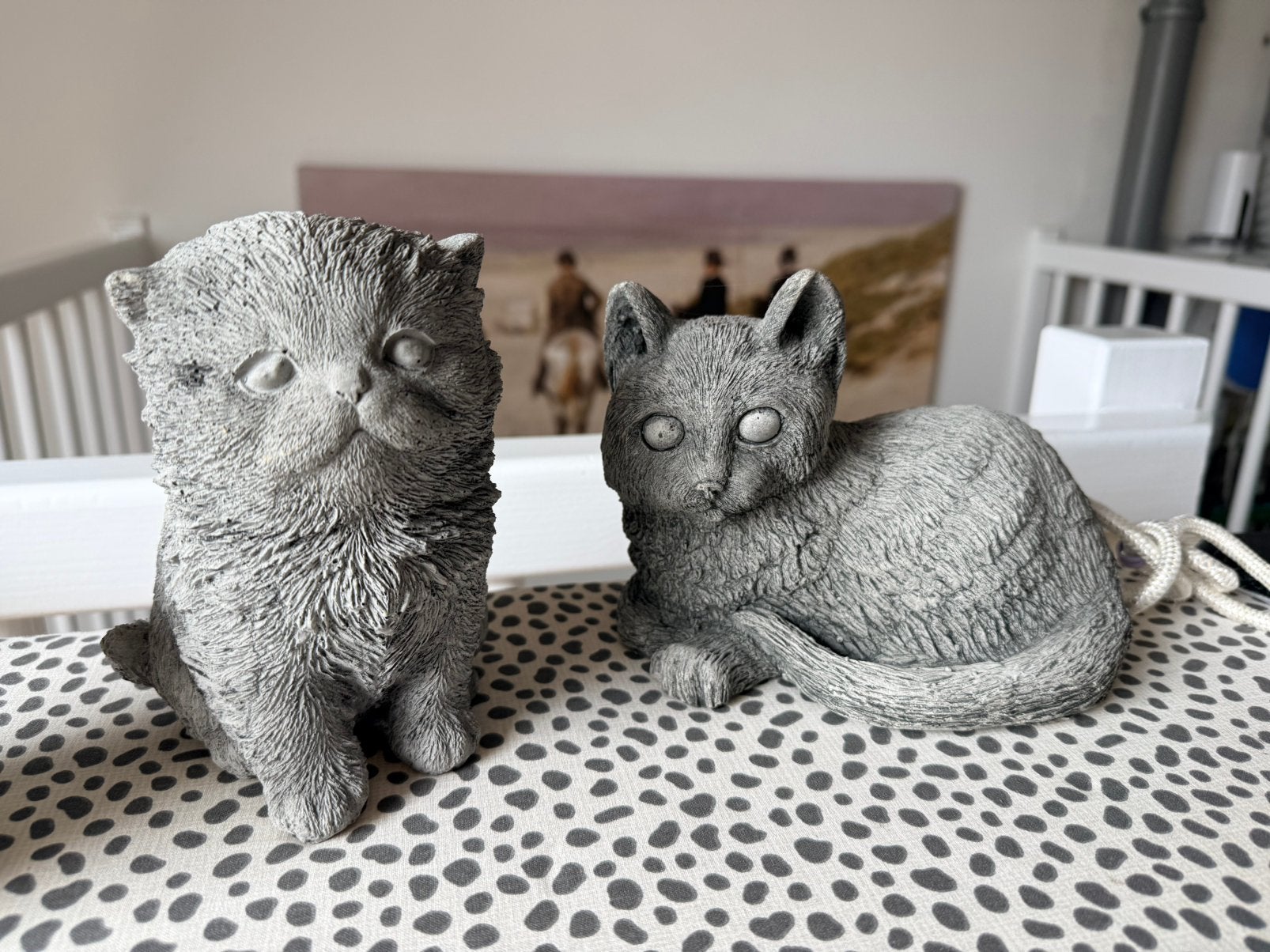 2 kattenbeeldjes zwaar 5 per stuk, Ophalen