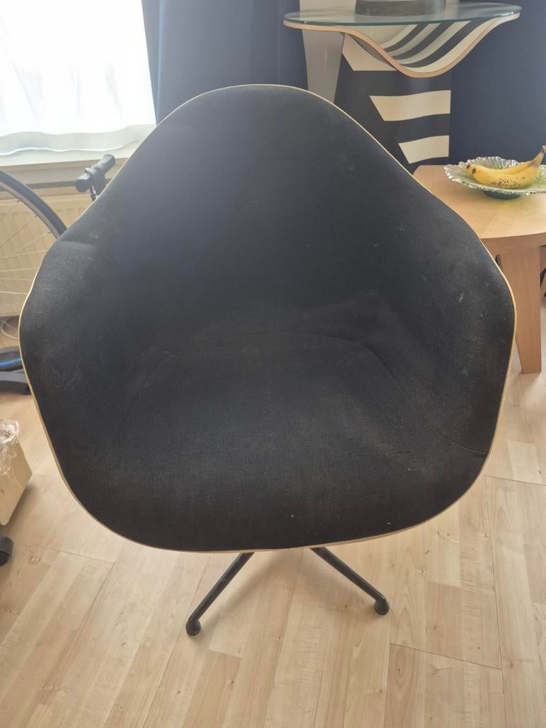 Herman Miller zwart beklede Eames Fiberglass Chair, Ophalen, Stof, Gebruikt, Zwart
