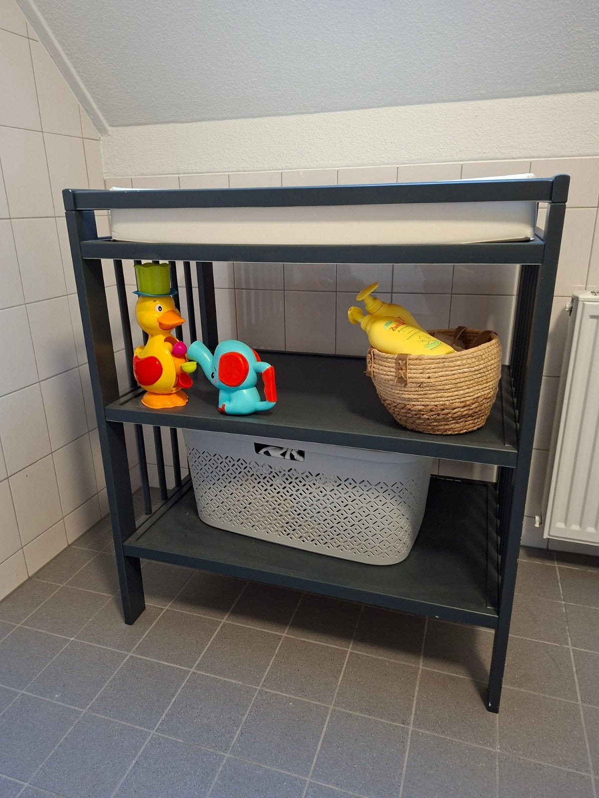 ikea gulliver commode antraciet grijs aankleedkussen, Ophalen, Zo goed als nieuw, 50 tot 70 cm, 90 tot 105 cm