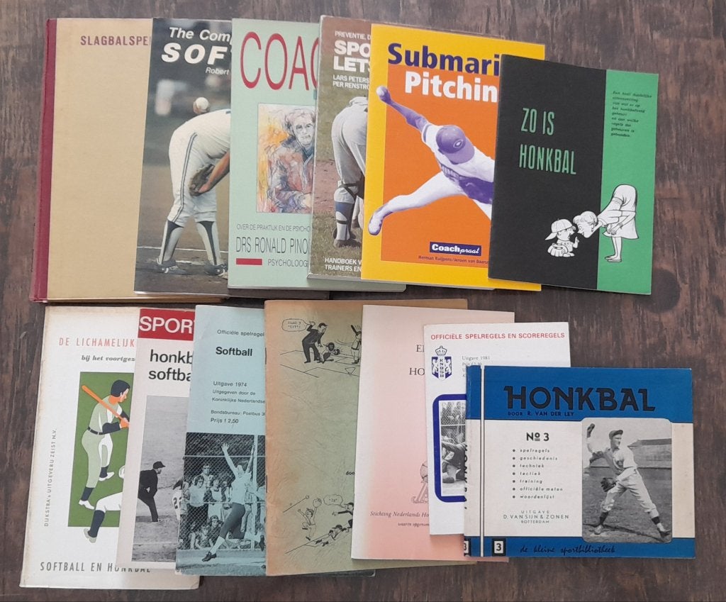 13 Soft- en Honkbalboeken, Ophalen of Verzenden, Gelezen, Balsport