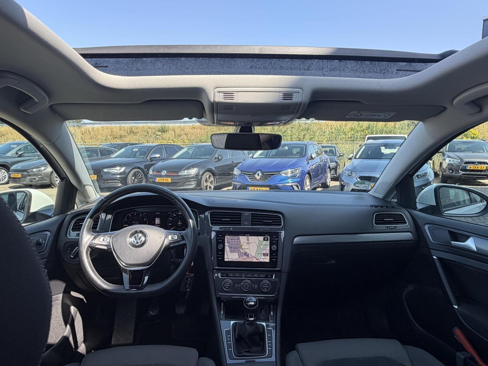 Volkswagen Golf 1.5 TSI Highline Pano dak, Voorwielaandrijving, Automatische klimaatregeling, 4 cilinders, Met garantie (alle)
